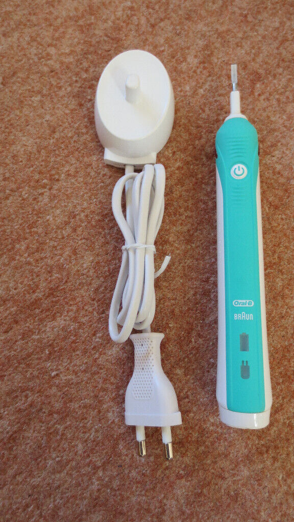 Oral B TRiZone 1000 Electric Rechargeable Toothbrush