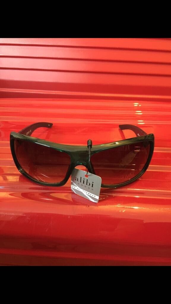 Selection of Good quality unisex sunglasses : 1 x £5 2 x £8 3 x £10 5 x £15  
