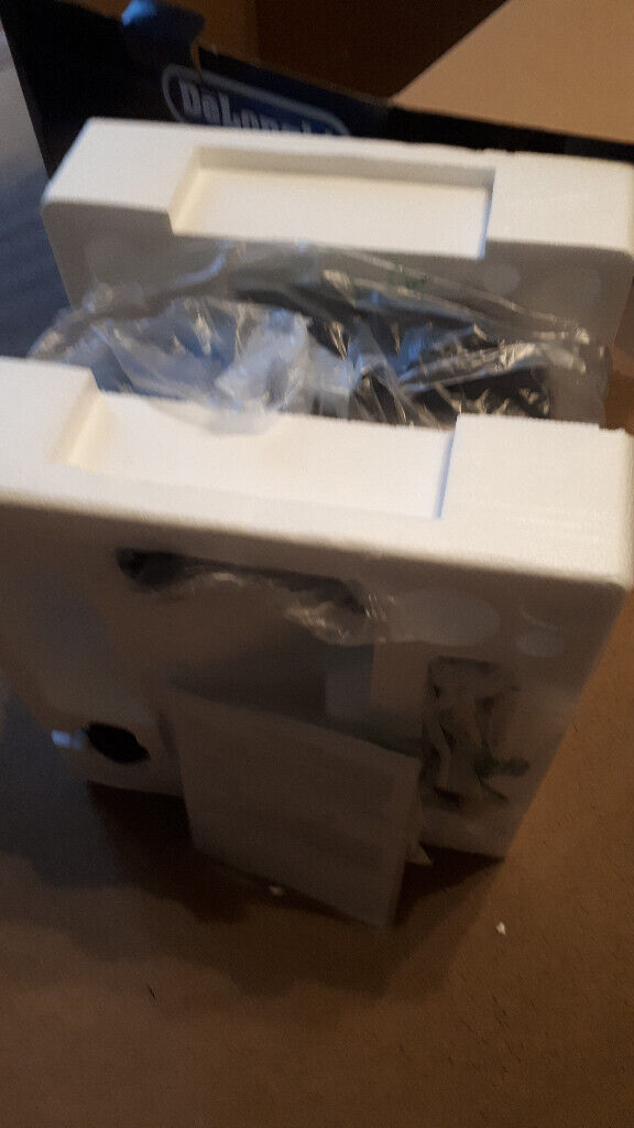 DeLonghi Motivo espresso and cappuccino maker