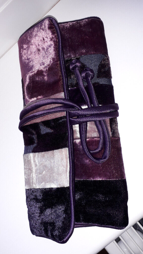 image for Jewellery roll/wrap - never used - NEW - in soft velvet