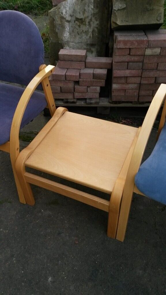 reception chairs and table