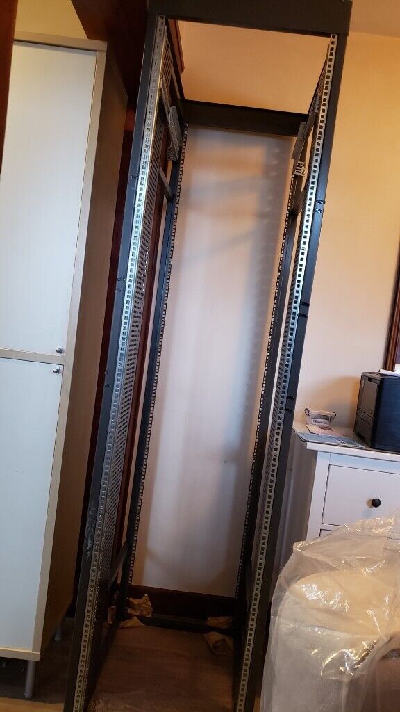 Server Rack Cabinet shelf / Media Audio Metal