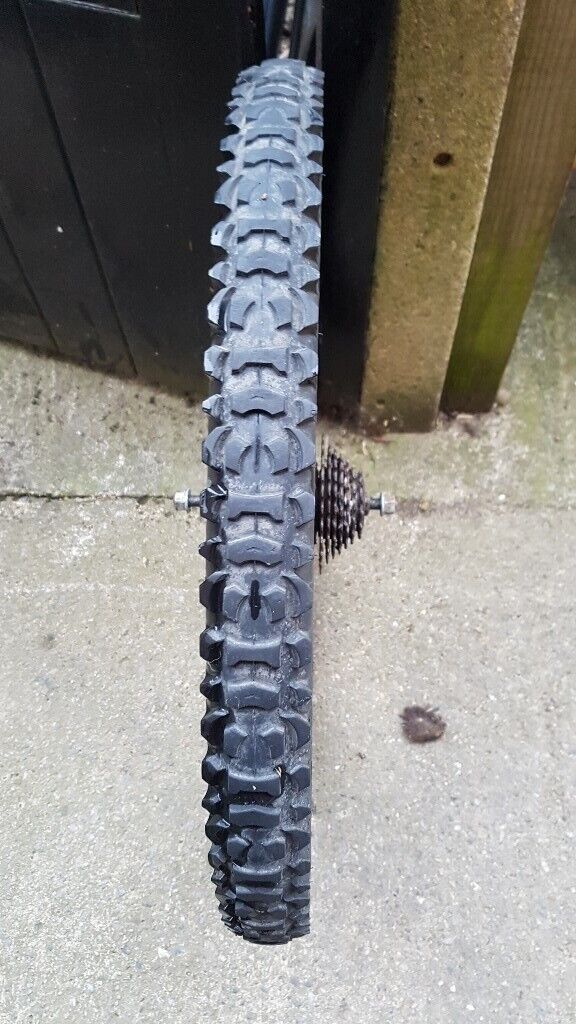 24inch MTB Mountain bike Wheels with kenda kinetic tyres 24x2.60 front and 24x2.30 rear