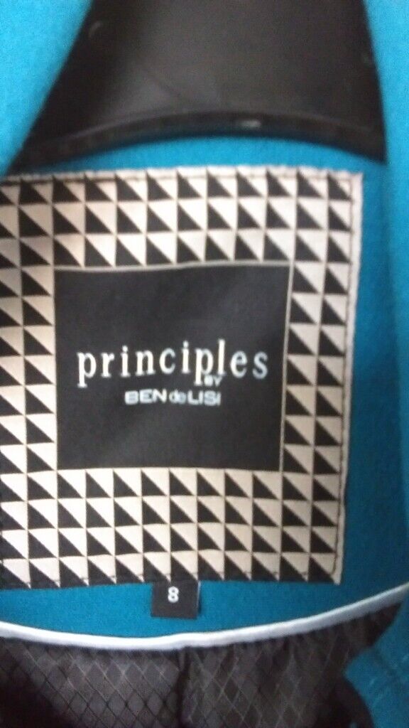 Principles coat size 8. Like new condition 