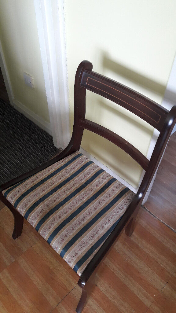 FOLDING TABLE AND SIX CHAIRS