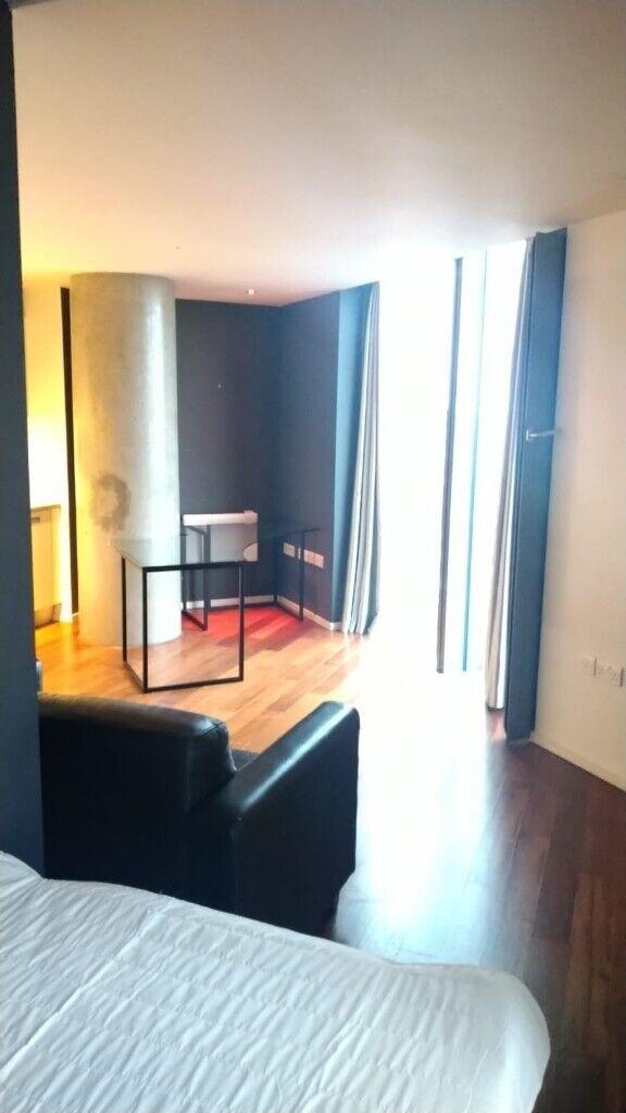 REDUCED!!! STUNNING VIEWS OF BIRIMINGHAM - 27TH FLOOR CITY CENTRE APARTMENT 