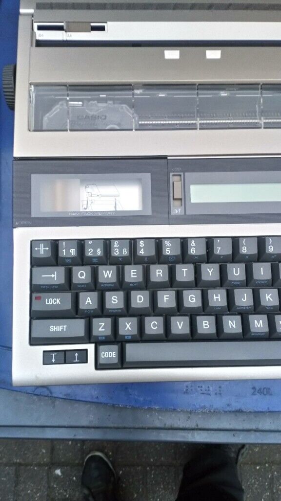 Casio typewriter mint condition £20