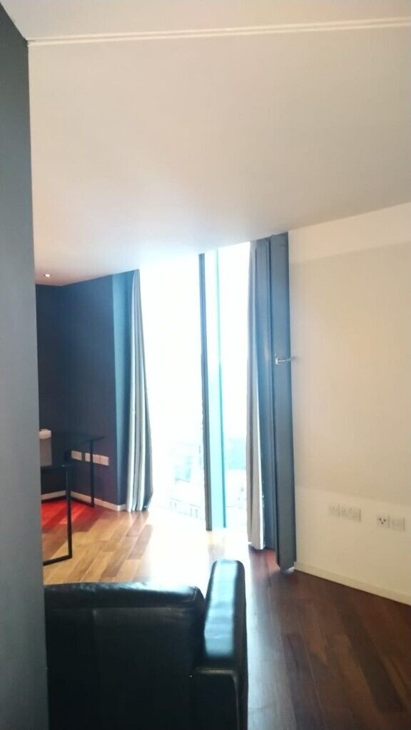 REDUCED!!! STUNNING VIEWS OF BIRIMINGHAM - 27TH FLOOR CITY CENTRE APARTMENT 
