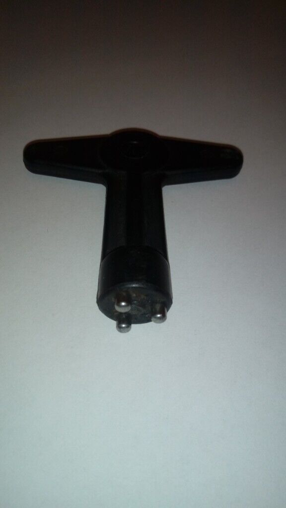 image for Vauxhall locking cover key fan blade type