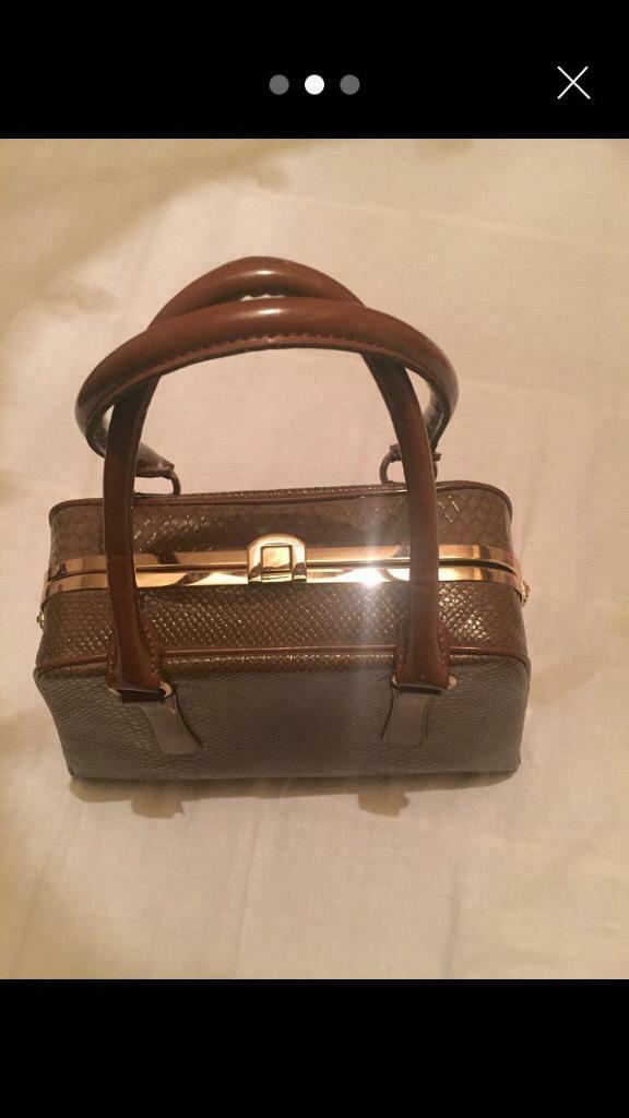 LADIES  HANDBAG.