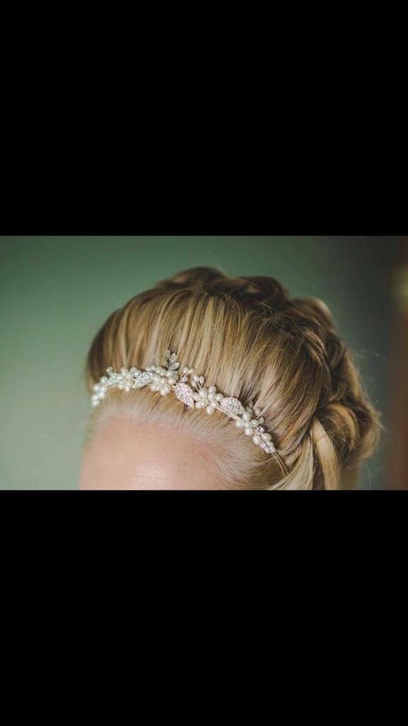 Stunning Martina Liana Ivory wedding dress, size 14, with accessories