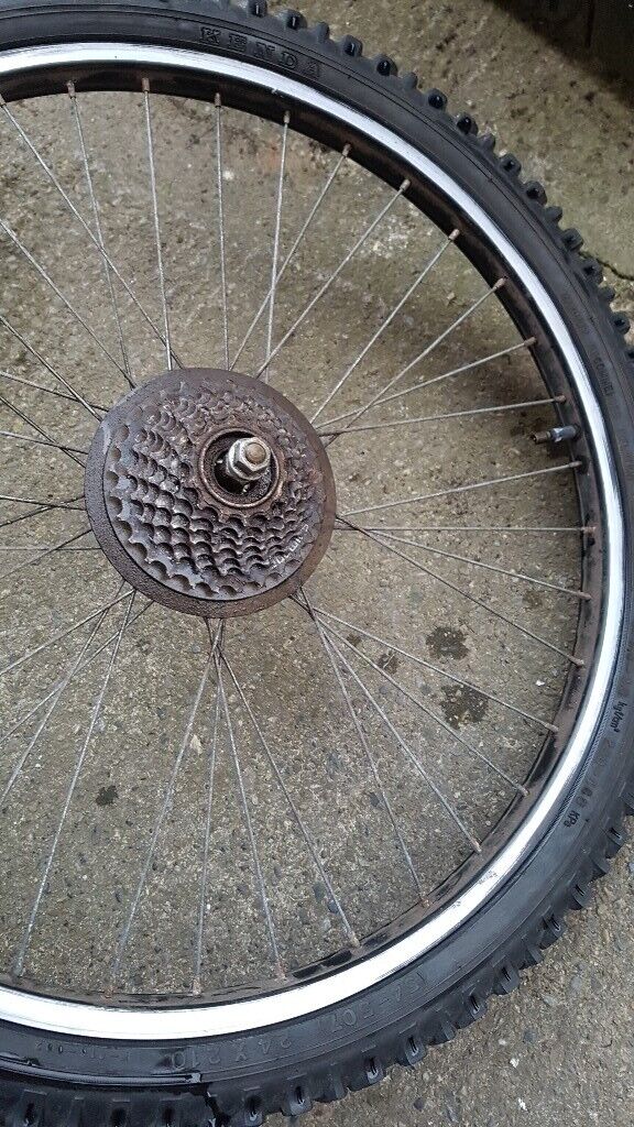 24inch MTB Mountain bike Wheels with kenda kinetic tyres 24x2.60 front and 24x2.30 rear