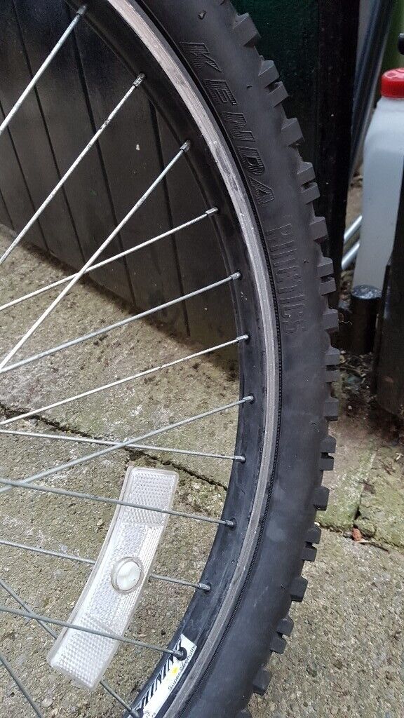 24inch MTB Mountain bike Wheels with kenda kinetic tyres 24x2.60 front and 24x2.30 rear