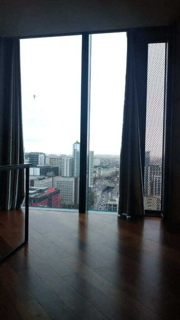 REDUCED!!! STUNNING VIEWS OF BIRIMINGHAM - 27TH FLOOR CITY CENTRE APARTMENT 