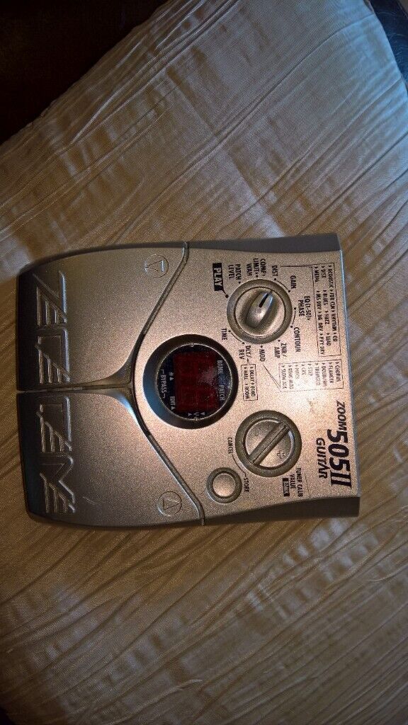 image for guitar pedal Zoom 505 ii includes the power supply 