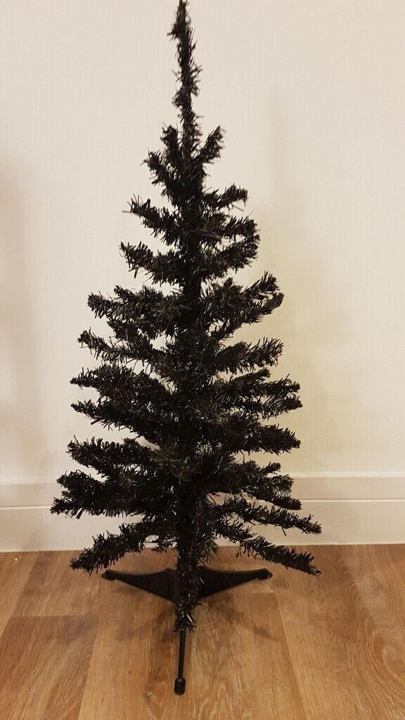 3 Christmas Tree, decorations and crackers in Shepherds Bush, London