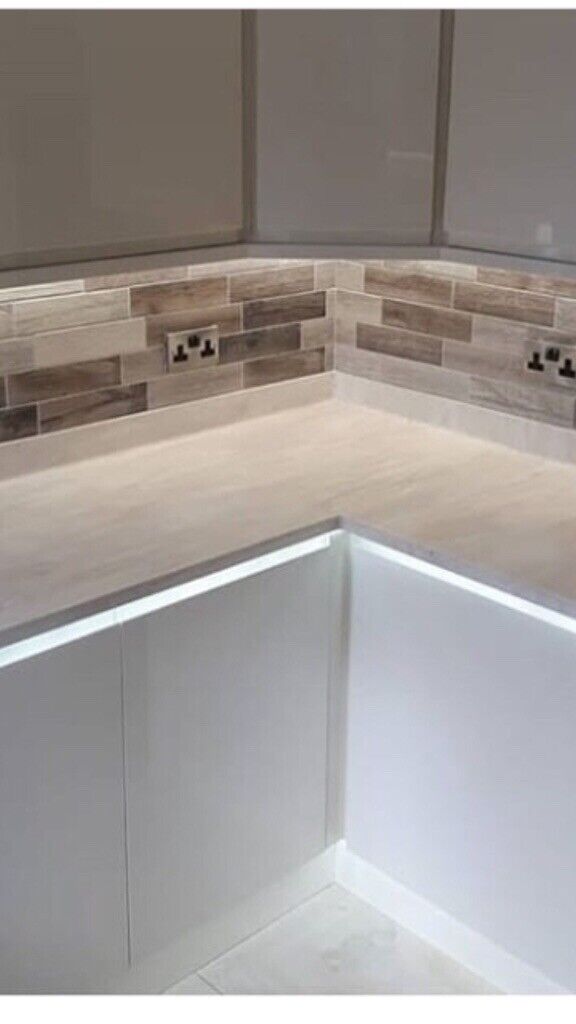 Floor & Wall Tiler.               