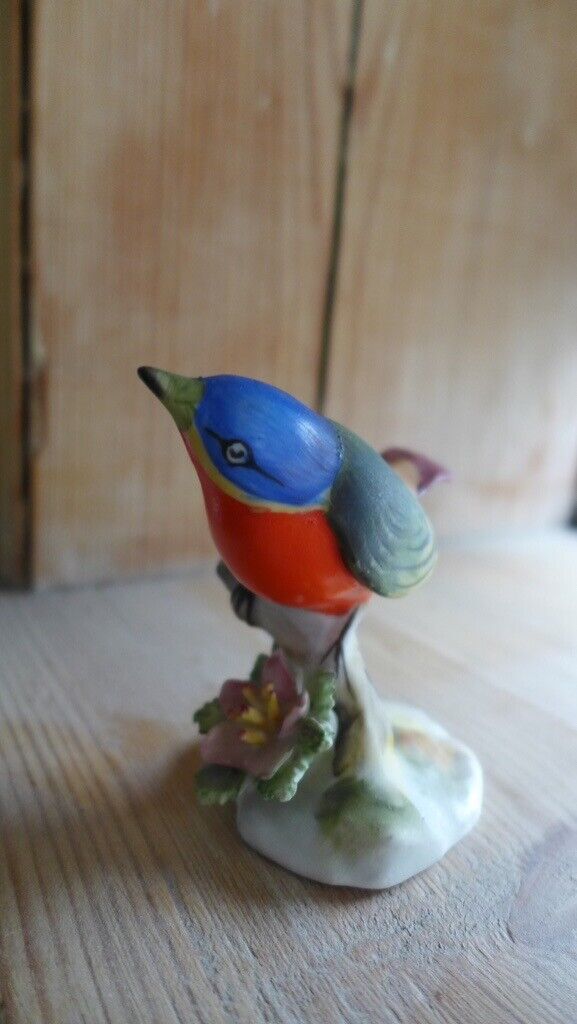 Vintage Royal Adderley Bone China Bird Figurine of a Bunting. Hand-painted. Stands 7 cm tall 