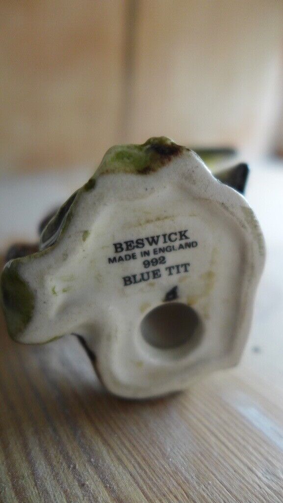 Vintage BESWICK BLUE TIT bird, design No 992. In perfect, original condition. Stands 6.5 cm high