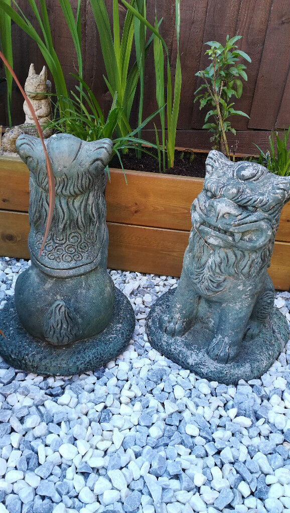Pair of Stone Chinese Guardian Foo / Fu Dogs (lions) ornaments, 41cm