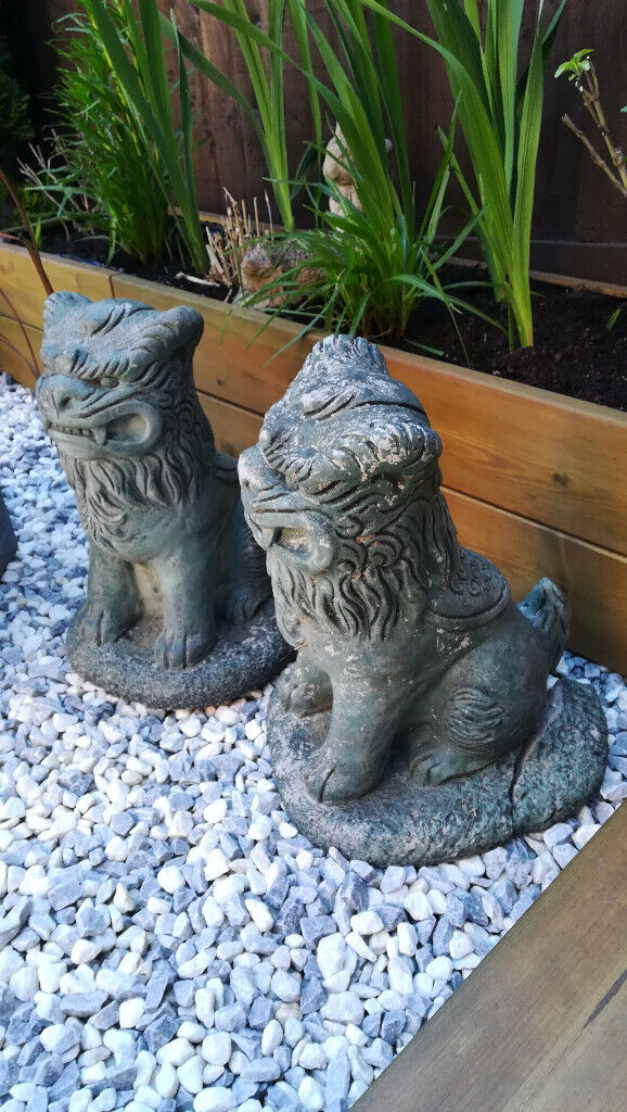 Pair of Stone Chinese Guardian Foo / Fu Dogs (lions) ornaments, 41cm
