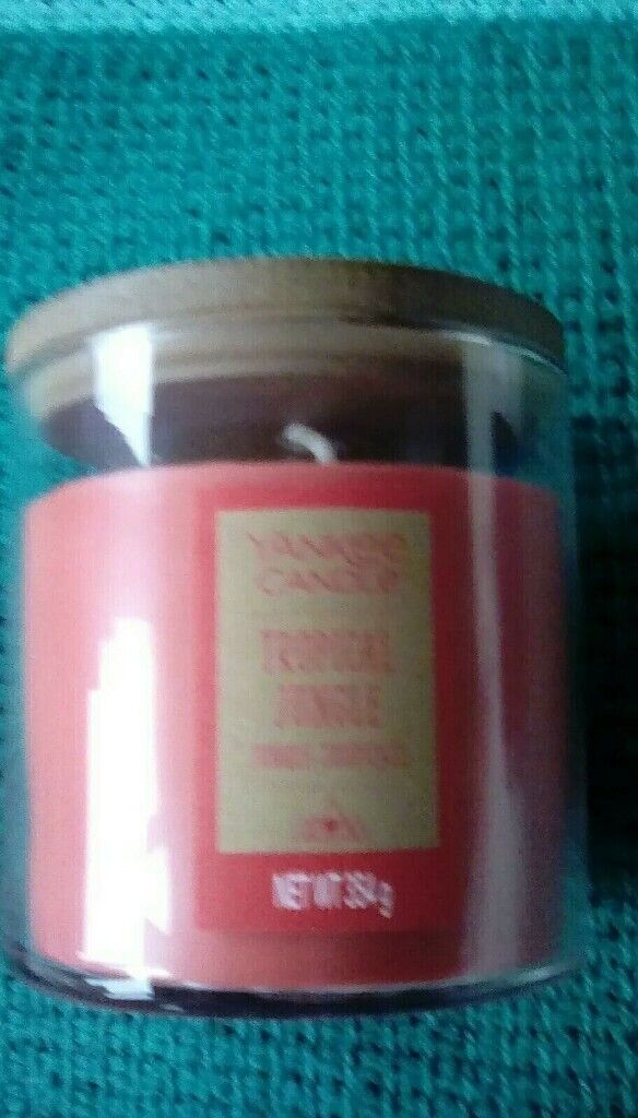 New Tropical Jungle Yankee Candle (354g)