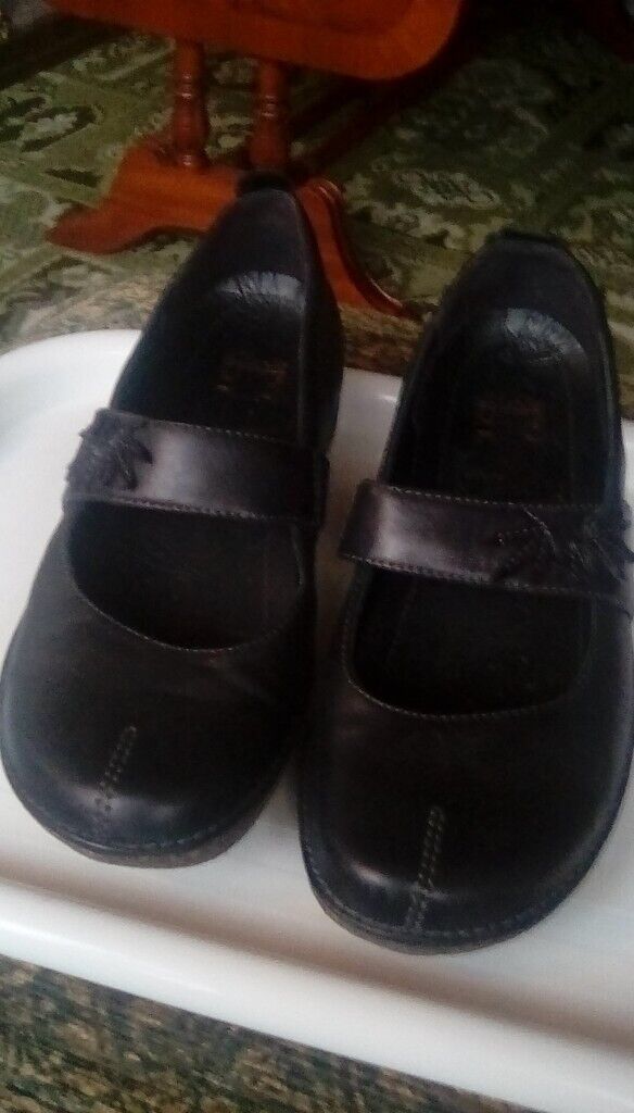 image for CLARKS LADIES Black Leather Shoes SIZE 5