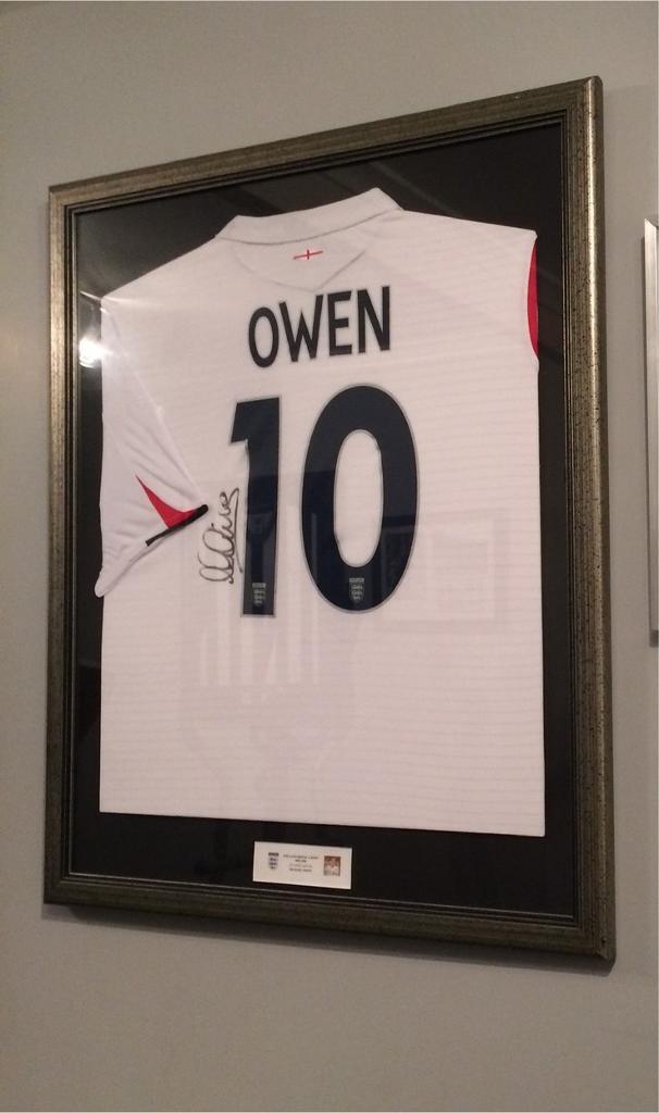 Michael Owen signed and framed England Shirt