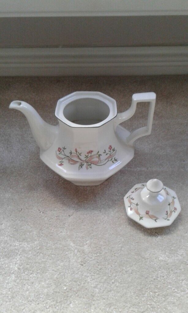 Eternal Beau Teapot, Milk Jug & Sugar Bowl 