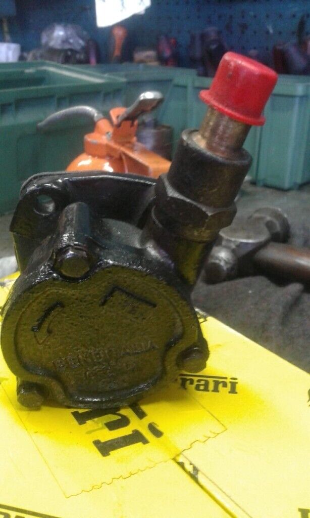 Vacuum pump for Ferrari Testarossa