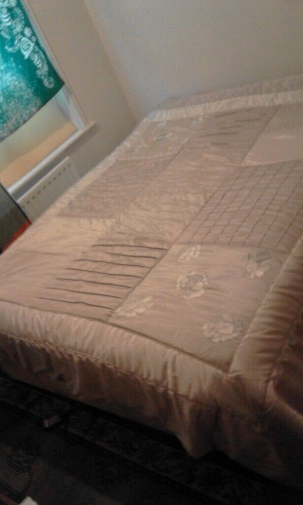 image for Double bed throw, quilted, super quality, patchwork, quilted