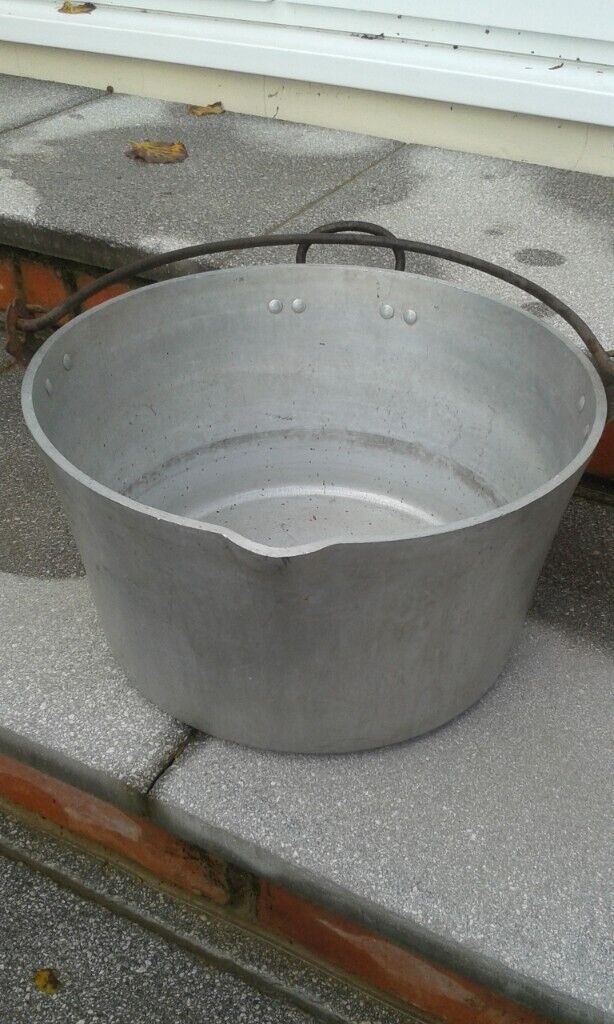 VINTAGE LARGE 14" JAM PRESERVE, MILK BUCKET OR GARDEN PLANTER/ ICE BEER BUCKET