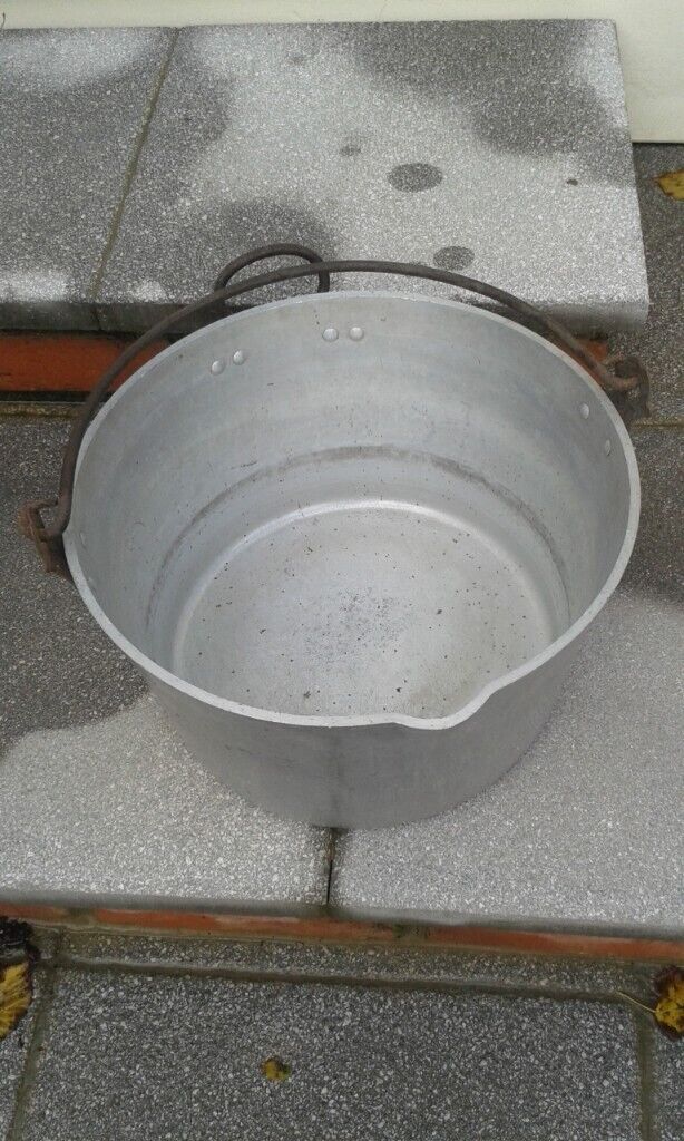 VINTAGE LARGE 14" JAM PRESERVE, MILK BUCKET OR GARDEN PLANTER/ ICE BEER BUCKET