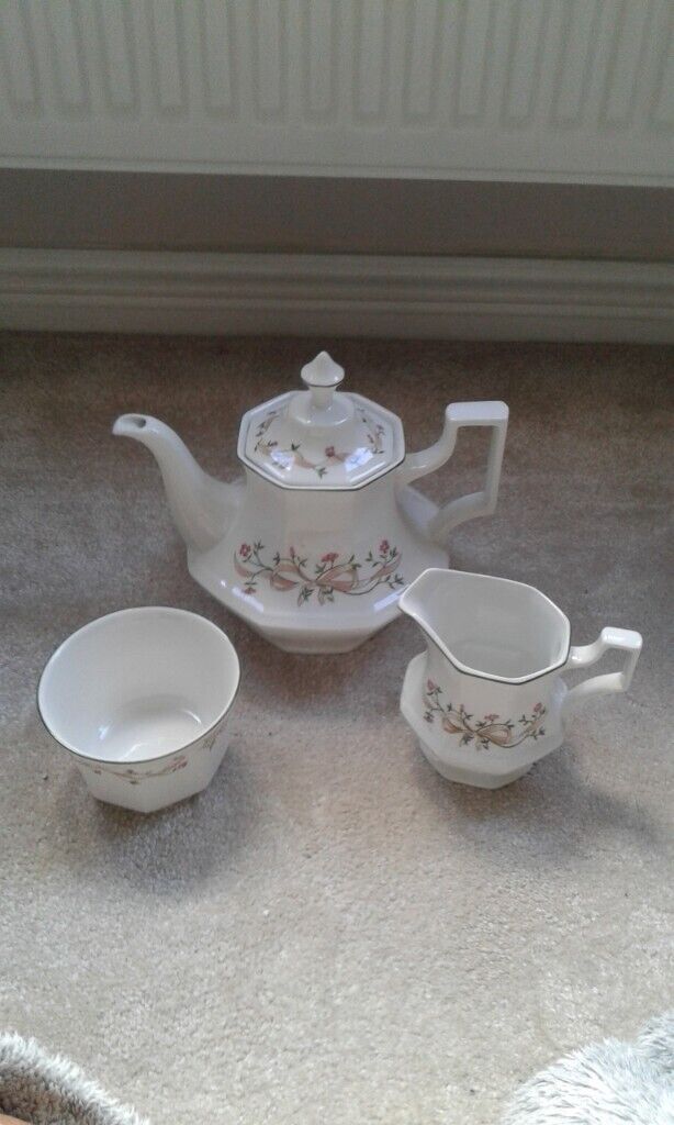 Eternal Beau Teapot, Milk Jug & Sugar Bowl 