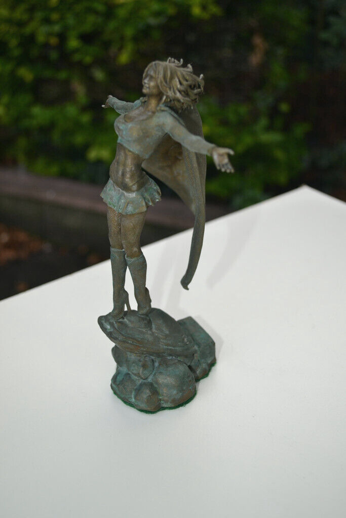 Supergirl faux bronze statue figurine