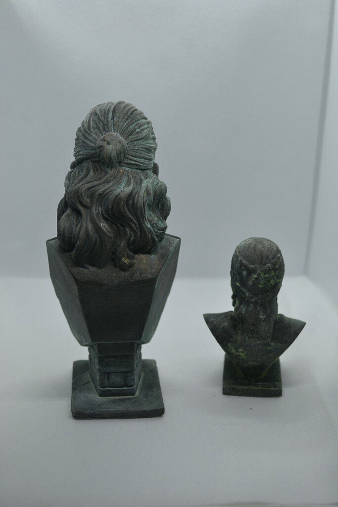 Game of Thrones Jon Snow and Daenarys aged bronze effect busts