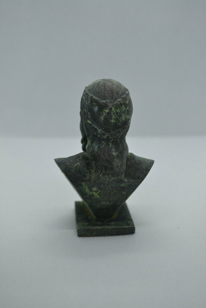 Game of Thrones Jon Snow and Daenarys aged bronze effect busts