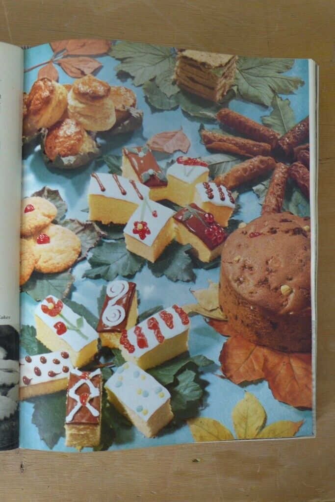 Collectible/collectable: A GOOD HOUSEKEEPING COOKERY COMPENDIUM. Parts I, 2 & 3. Good, clean copy.
