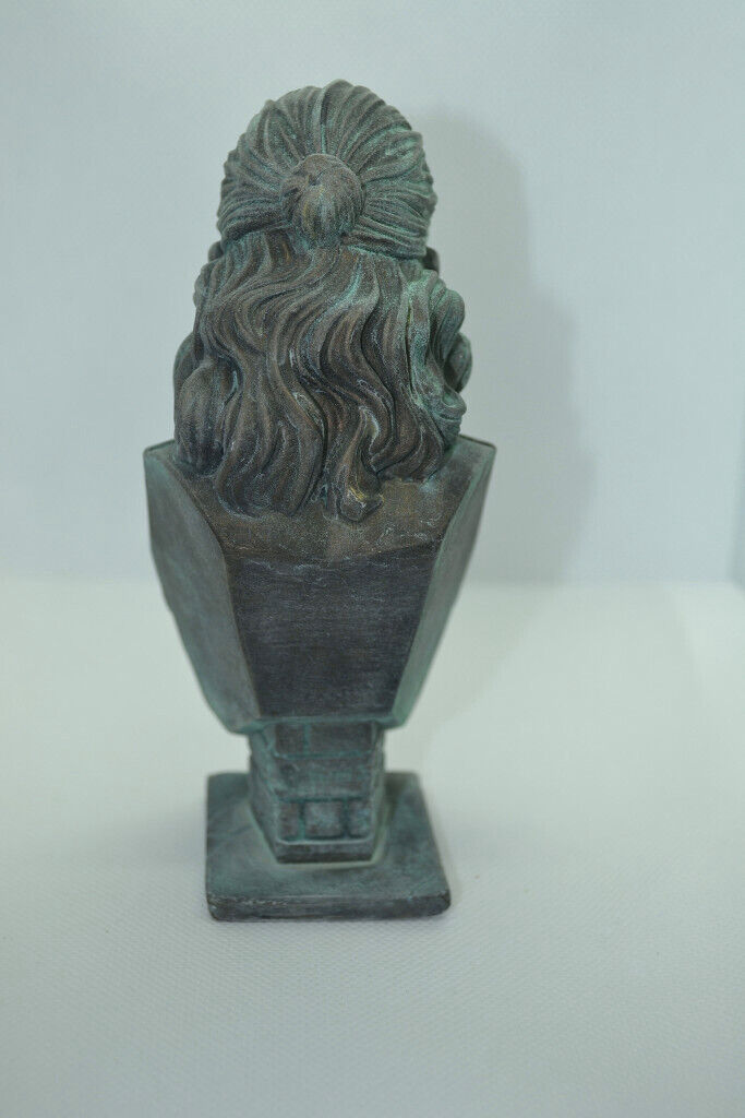 Game of Thrones Jon Snow and Daenarys aged bronze effect busts