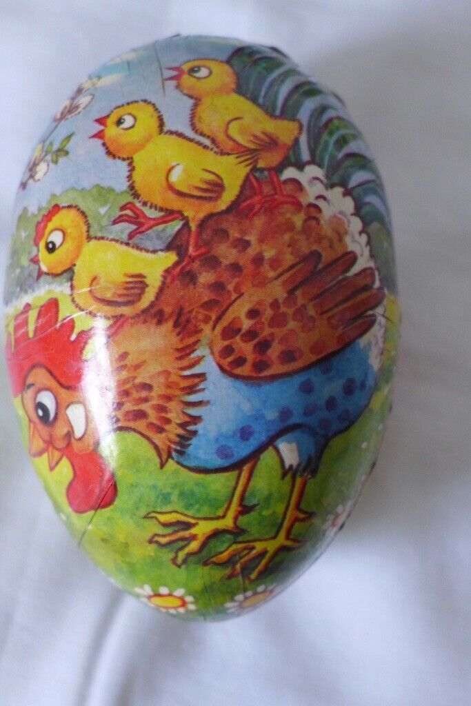 COLLECTIBLE/COLLECTABLE: VINTAGE Traditional EAST GERMANY (GDR) paper mache/papier-mâché Easter Eggs