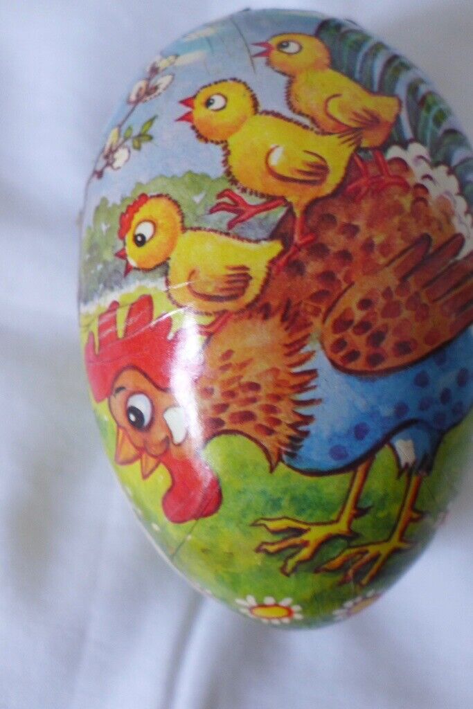 COLLECTIBLE/COLLECTABLE: VINTAGE Traditional EAST GERMANY (GDR) paper mache/papier-mâché Easter Eggs