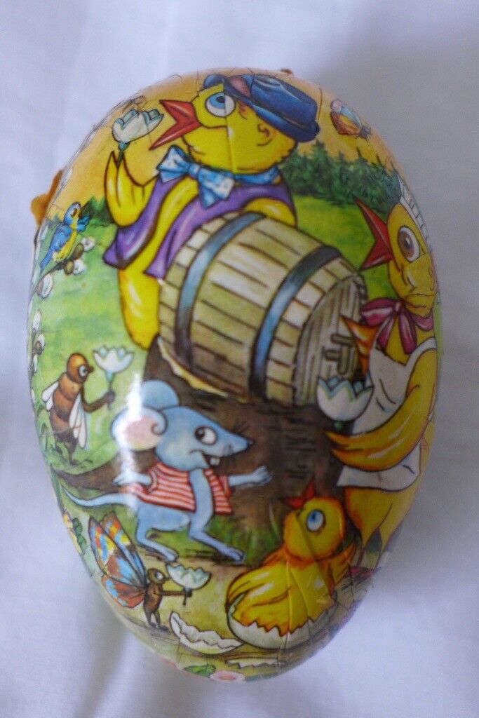 COLLECTIBLE/COLLECTABLE: VINTAGE Traditional EAST GERMANY (GDR) paper mache/papier-mâché Easter Eggs