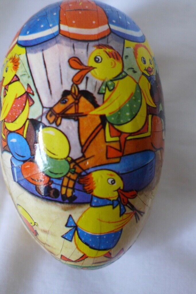 COLLECTIBLE/COLLECTABLE: VINTAGE Traditional EAST GERMANY (GDR) paper mache/papier-mâché Easter Eggs