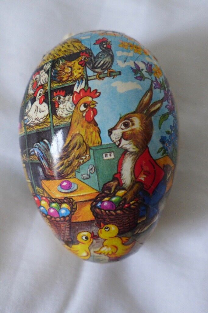COLLECTIBLE/COLLECTABLE: VINTAGE Traditional EAST GERMANY (GDR) paper mache/papier-mâché Easter Eggs