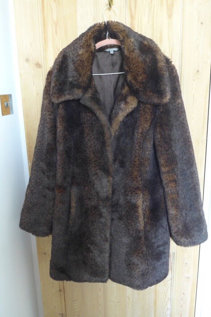 Lipsy Grey Shawl Oversize Collar Plush Faux Fur Coat