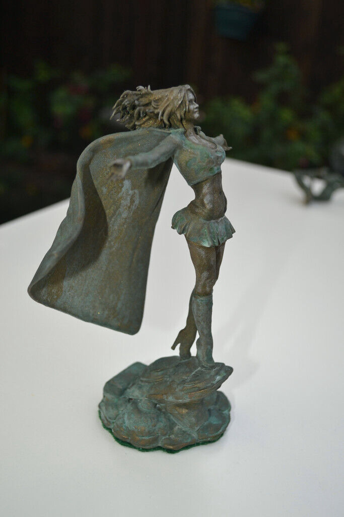 Supergirl faux bronze statue figurine