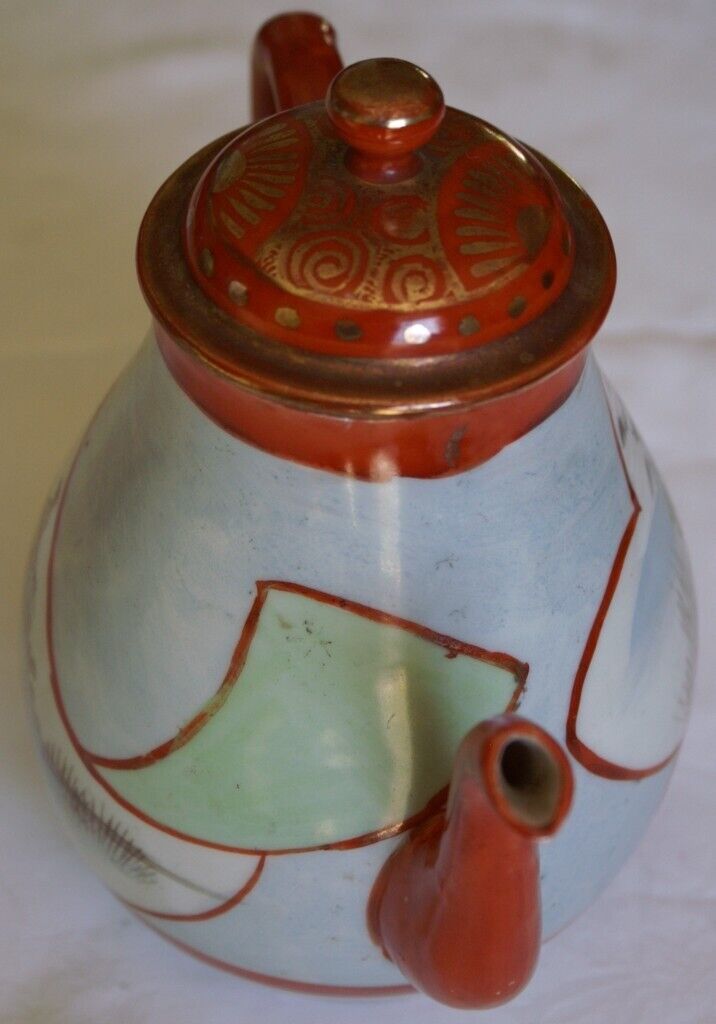 Vintage Kutani Akae-style Teapot with Geisha/Landscape Pattern