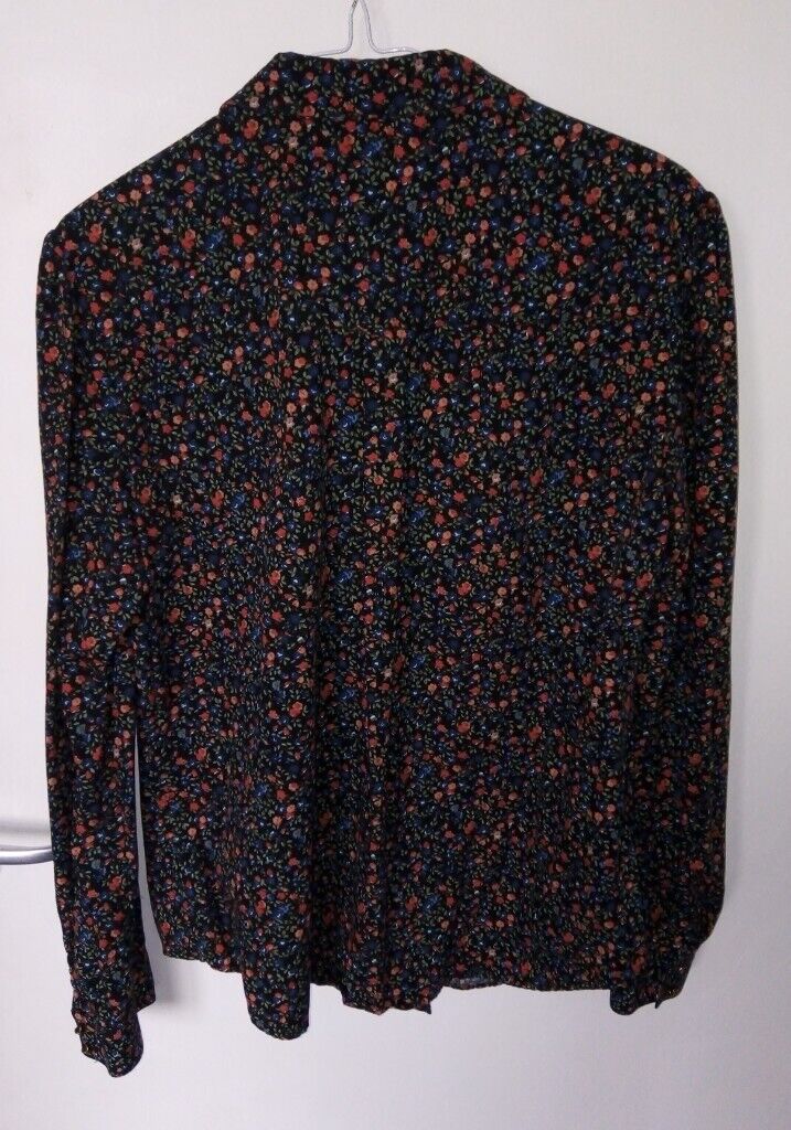 Floral print shirt - size 16