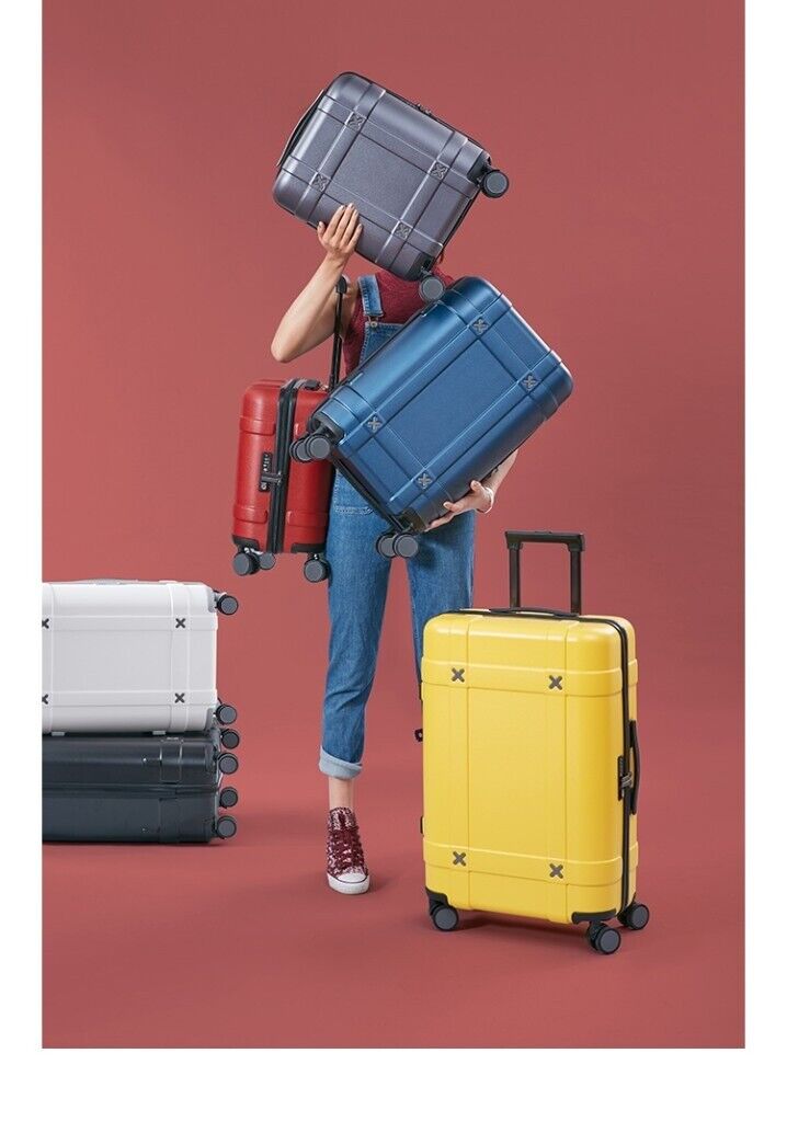 Big sale J L Y  light weight Suitcase, good quality,24 inch for ￡28