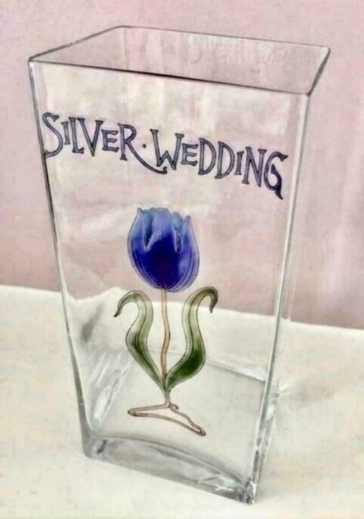 image for BRAND NEW HAND PAINTED SILVER WEDDING ANNIVERSARY GLASS VASE